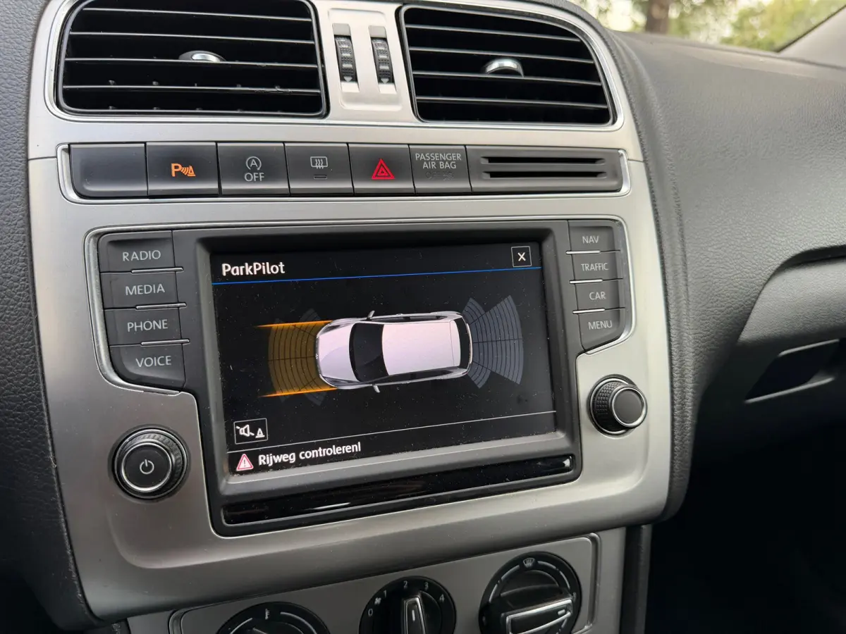1.0 BlueMotion | Cruise + Navi + Airco