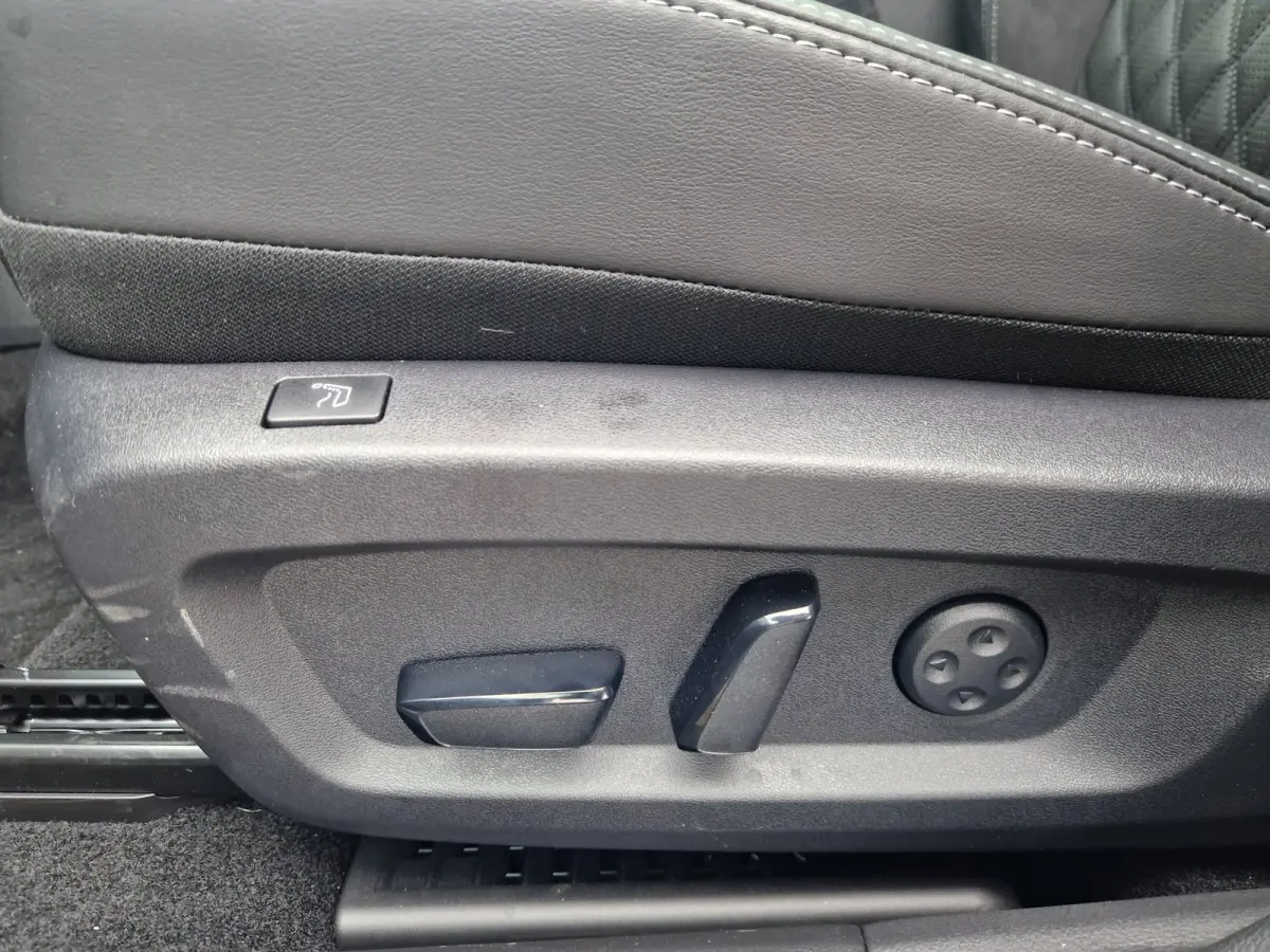 1.3 MHEV Xtronic Tekna Plus /Ceramic Grey Bi-Tone