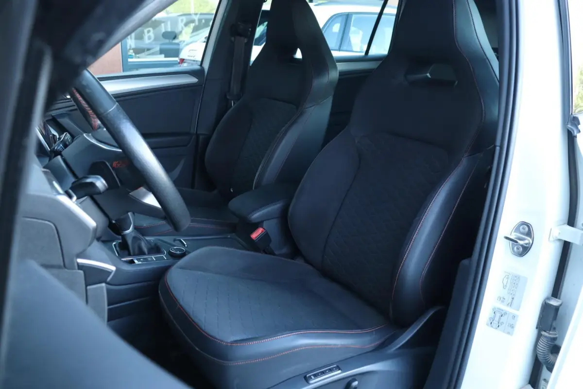 1.4 TSI e-Hybrid FR / 245PK / Vol Opties! / Virtual Cockpit / 360 Camera / Pano / LED / 19"!
