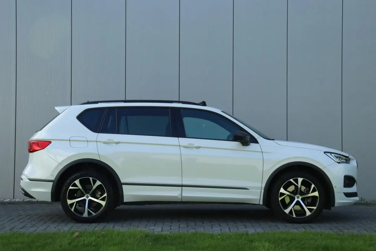 1.4 TSI e-Hybrid FR / 245PK / Vol Opties! / Virtual Cockpit / 360 Camera / Pano / LED / 19"!