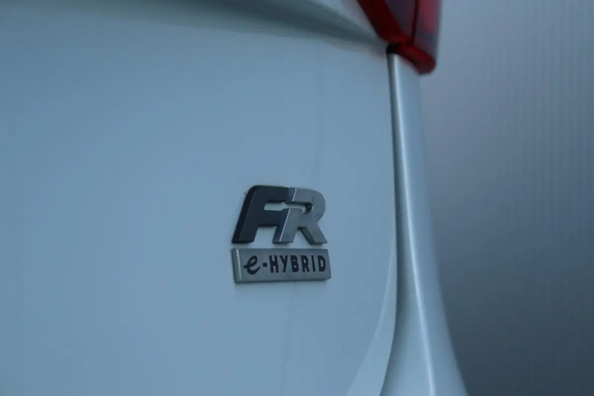 1.4 TSI e-Hybrid FR / 245PK / Vol Opties! / Virtual Cockpit / 360 Camera / Pano / LED / 19"!