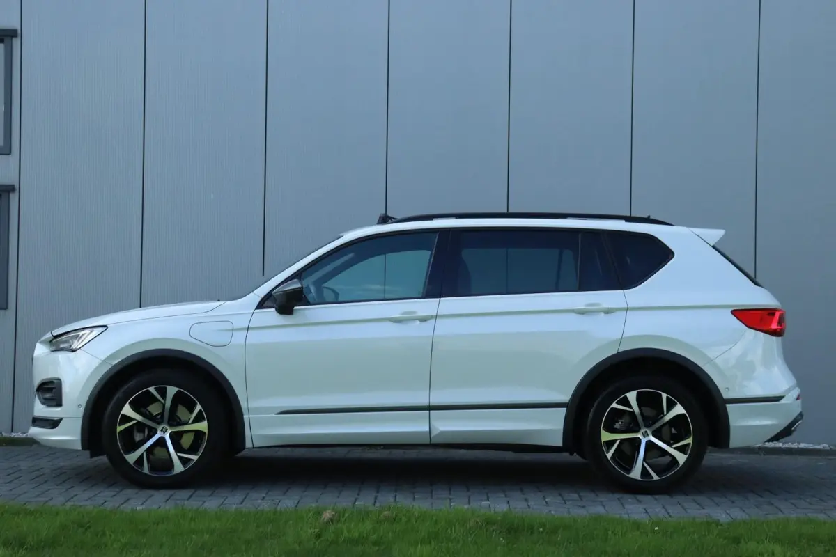 1.4 TSI e-Hybrid FR / 245PK / Vol Opties! / Virtual Cockpit / 360 Camera / Pano / LED / 19"!