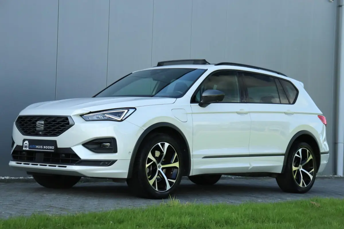 1.4 TSI e-Hybrid FR / 245PK / Vol Opties! / Virtual Cockpit / 360 Camera / Pano / LED / 19"!