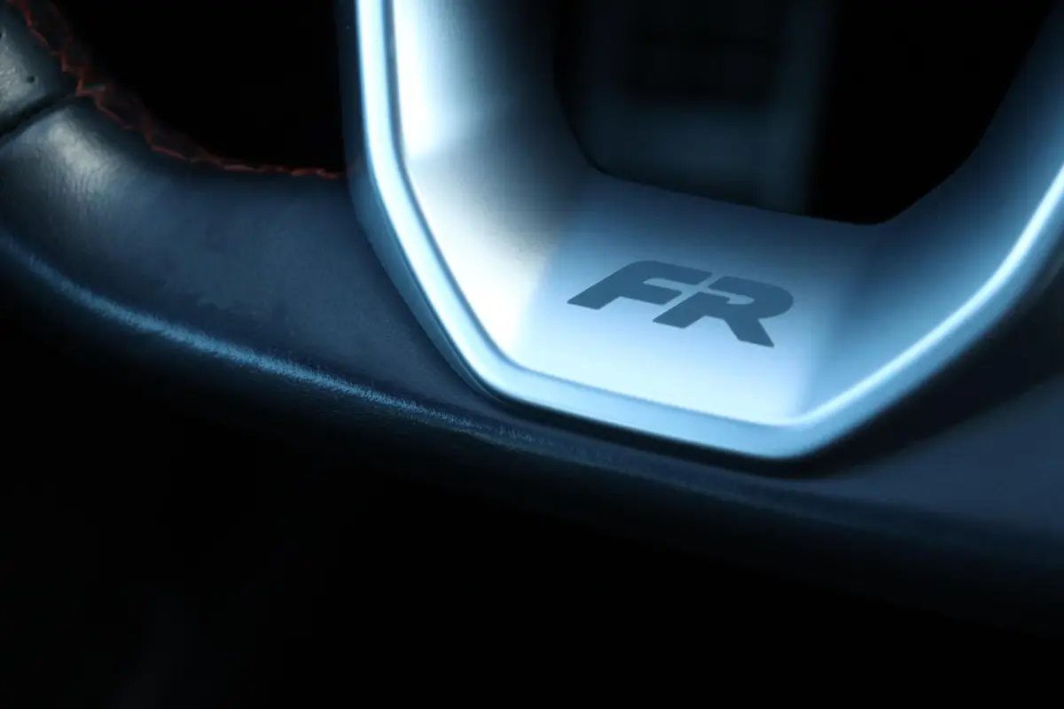 1.4 TSI e-Hybrid FR / 245PK / Vol Opties! / Virtual Cockpit / 360 Camera / Pano / LED / 19"!