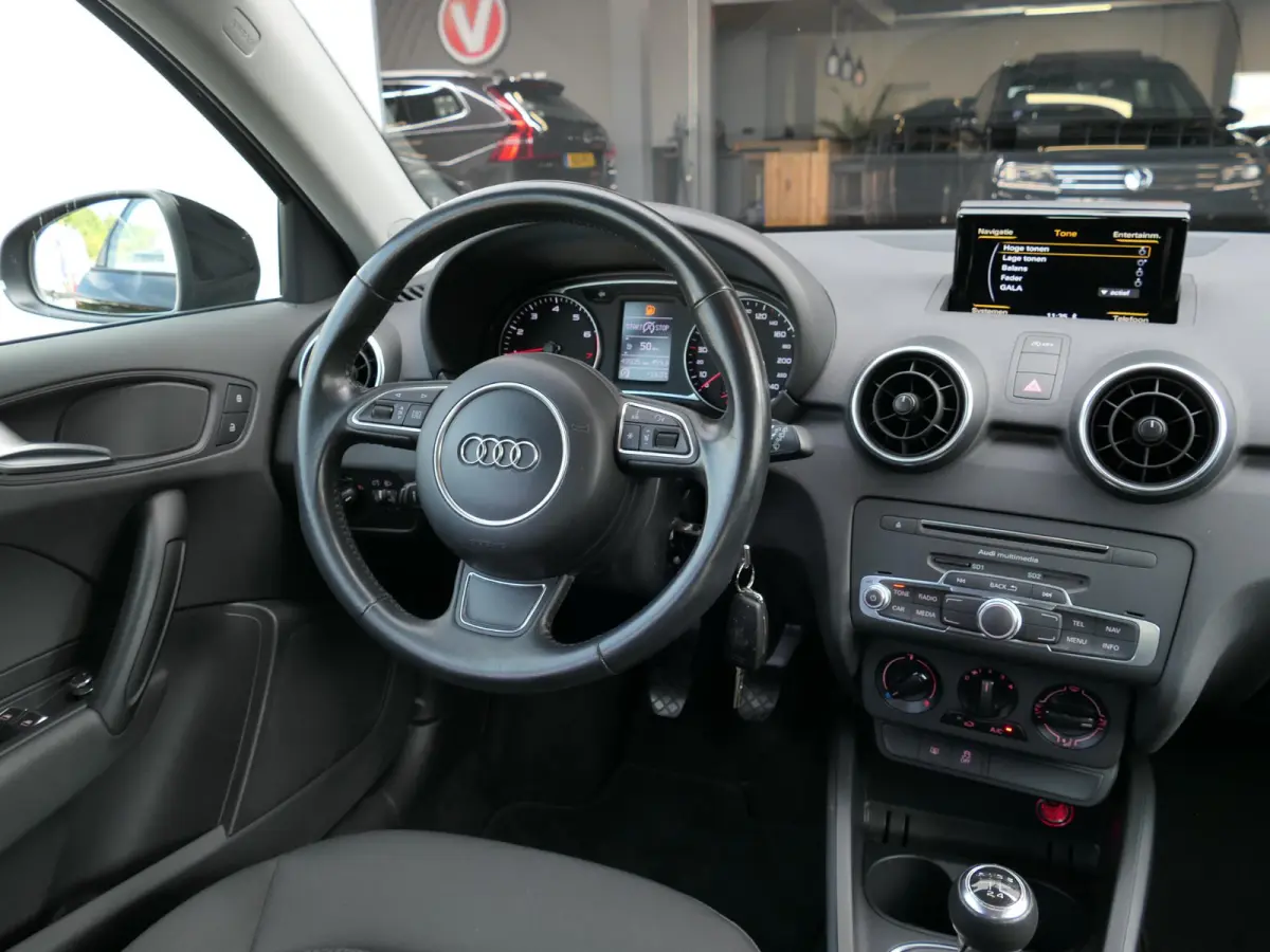 1.0 TFSI Pro Line | Navigatie | Airco | Radio | Parkeersensoren | Cruise Control | Multifunctioneel stuurwiel | Trekhaak | Origineel Nederlands