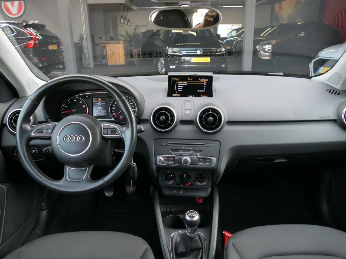 1.0 TFSI Pro Line | Navigatie | Airco | Radio | Parkeersensoren | Cruise Control | Multifunctioneel stuurwiel | Trekhaak | Origineel Nederlands