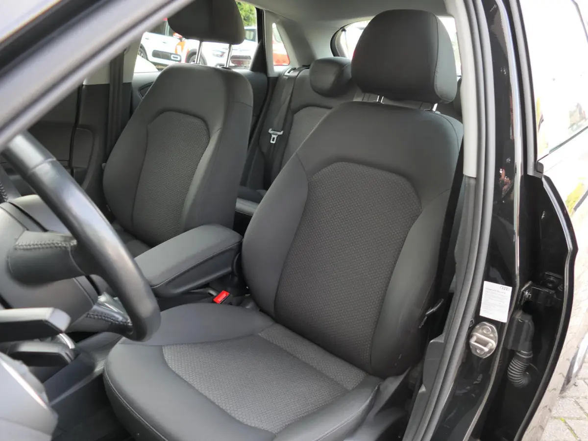 1.0 TFSI Pro Line | Navigatie | Airco | Radio | Parkeersensoren | Cruise Control | Multifunctioneel stuurwiel | Trekhaak | Origineel Nederlands