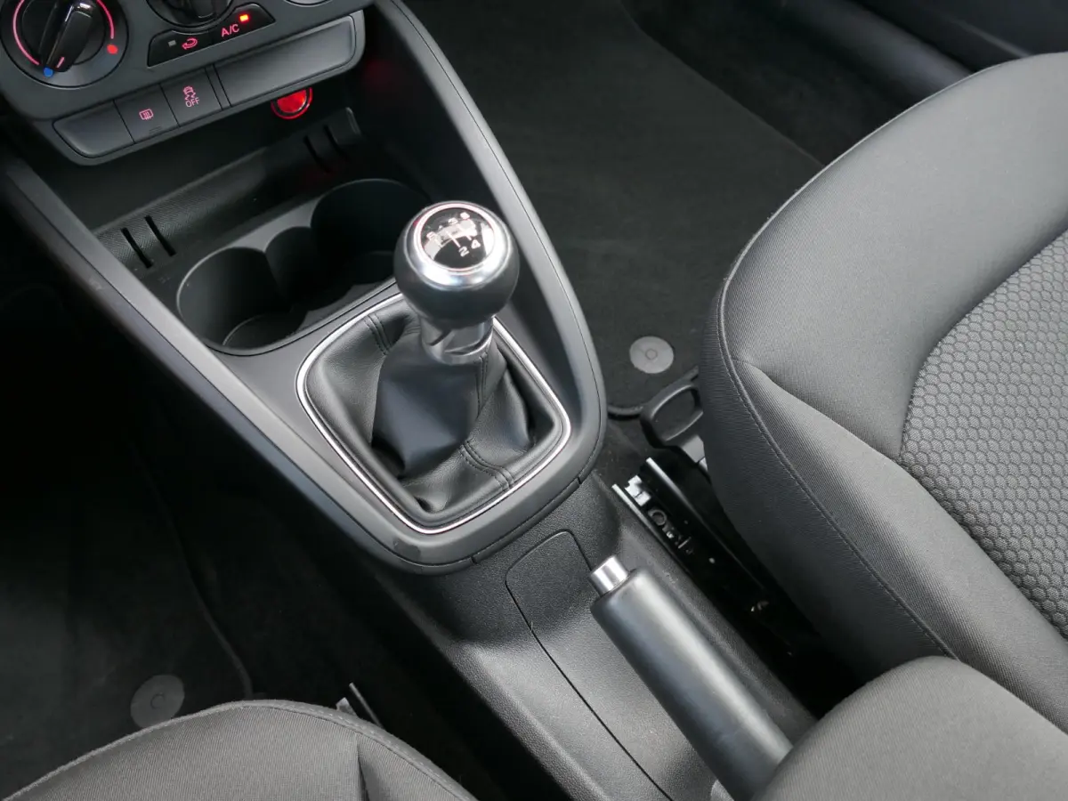 1.0 TFSI Pro Line | Navigatie | Airco | Radio | Parkeersensoren | Cruise Control | Multifunctioneel stuurwiel | Trekhaak | Origineel Nederlands