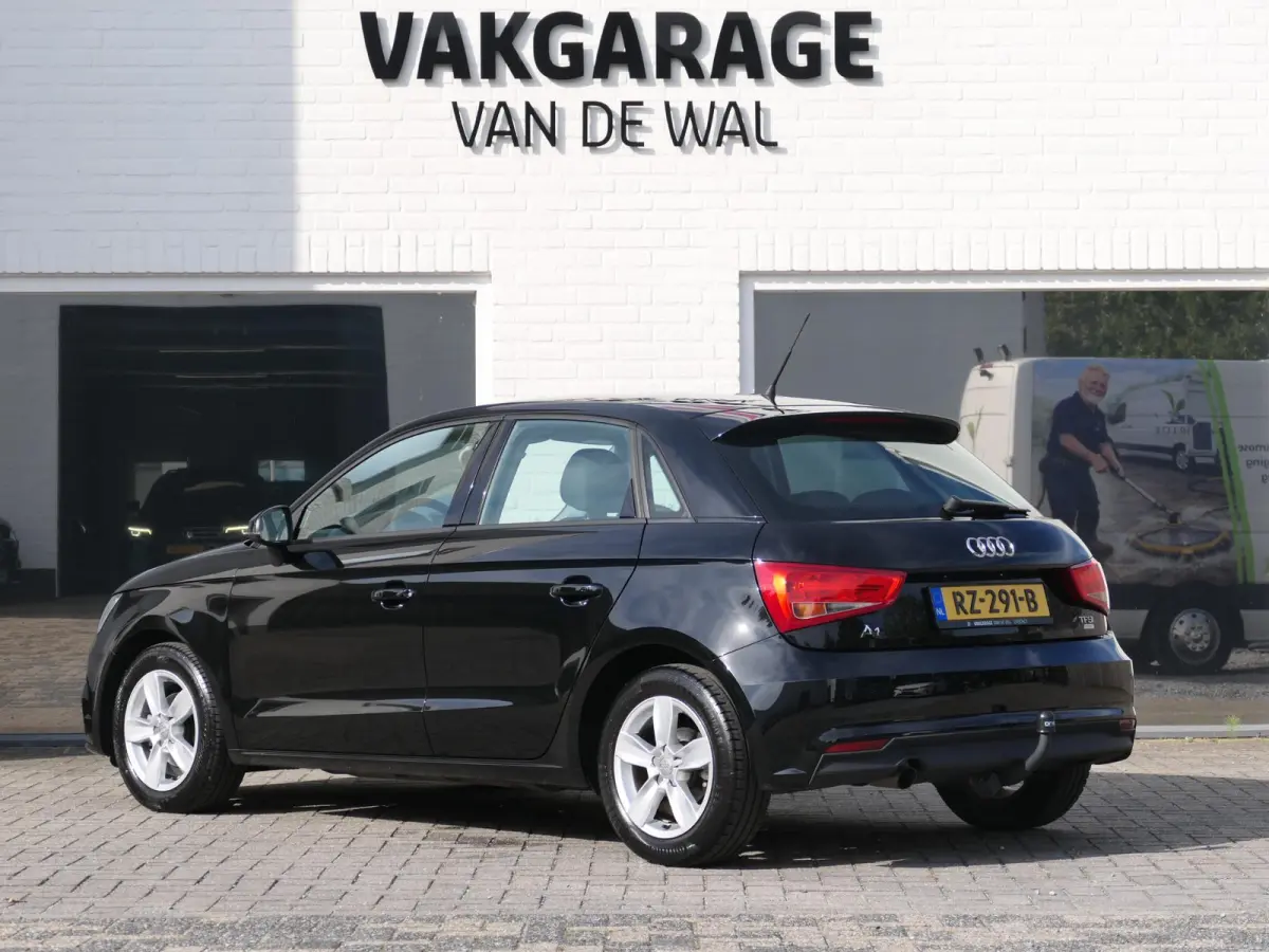 1.0 TFSI Pro Line | Navigatie | Airco | Radio | Parkeersensoren | Cruise Control | Multifunctioneel stuurwiel | Trekhaak | Origineel Nederlands