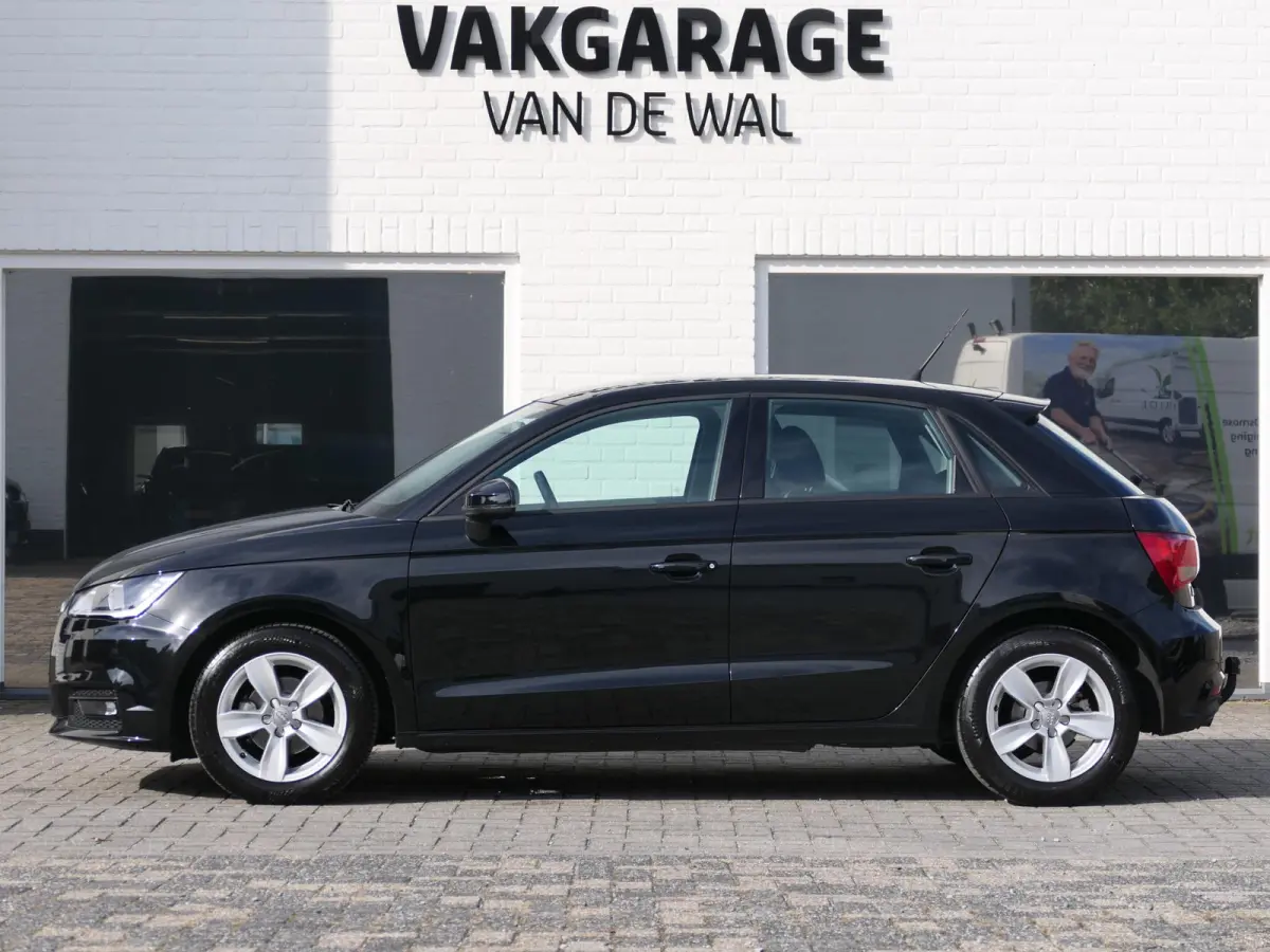 1.0 TFSI Pro Line | Navigatie | Airco | Radio | Parkeersensoren | Cruise Control | Multifunctioneel stuurwiel | Trekhaak | Origineel Nederlands