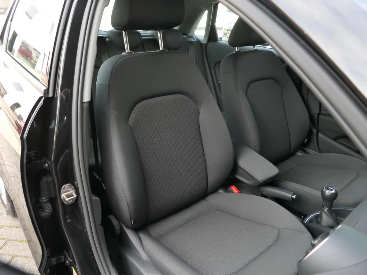 1.0 TFSI Pro Line | Navigatie | Airco | Radio | Parkeersensoren | Cruise Control | Multifunctioneel stuurwiel | Trekhaak | Origineel Nederlands