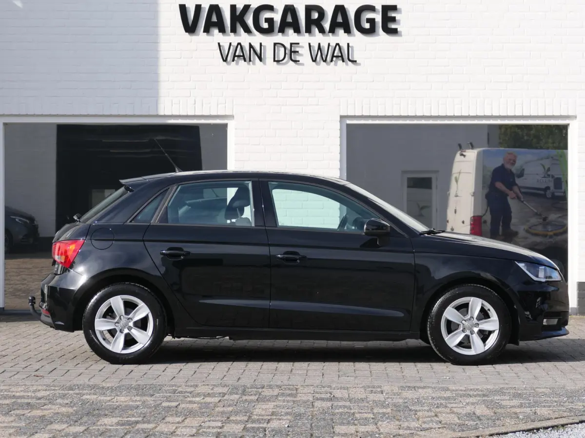 1.0 TFSI Pro Line | Navigatie | Airco | Radio | Parkeersensoren | Cruise Control | Multifunctioneel stuurwiel | Trekhaak | Origineel Nederlands