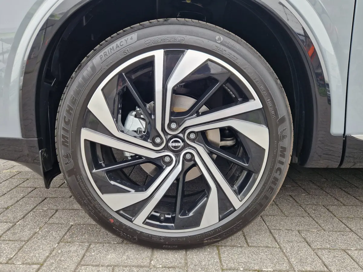 1.3 MHEV Xtronic Tekna Plus /Ceramic Grey Bi-Tone