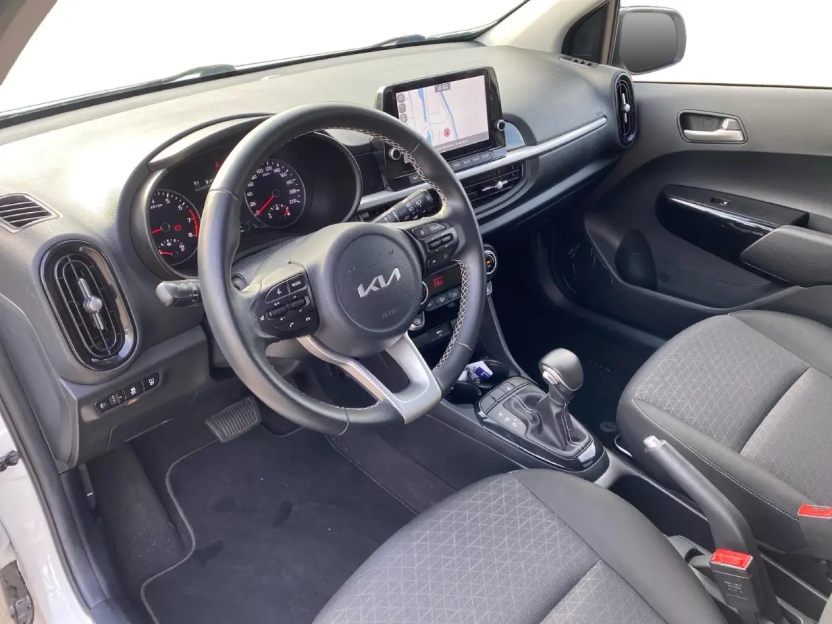 1.0 DPi DynamicPlusLine | AUTOMAAT | Climate control | Navigatie | Parkeercamera | 15 inch LM-velgen | Keyless |