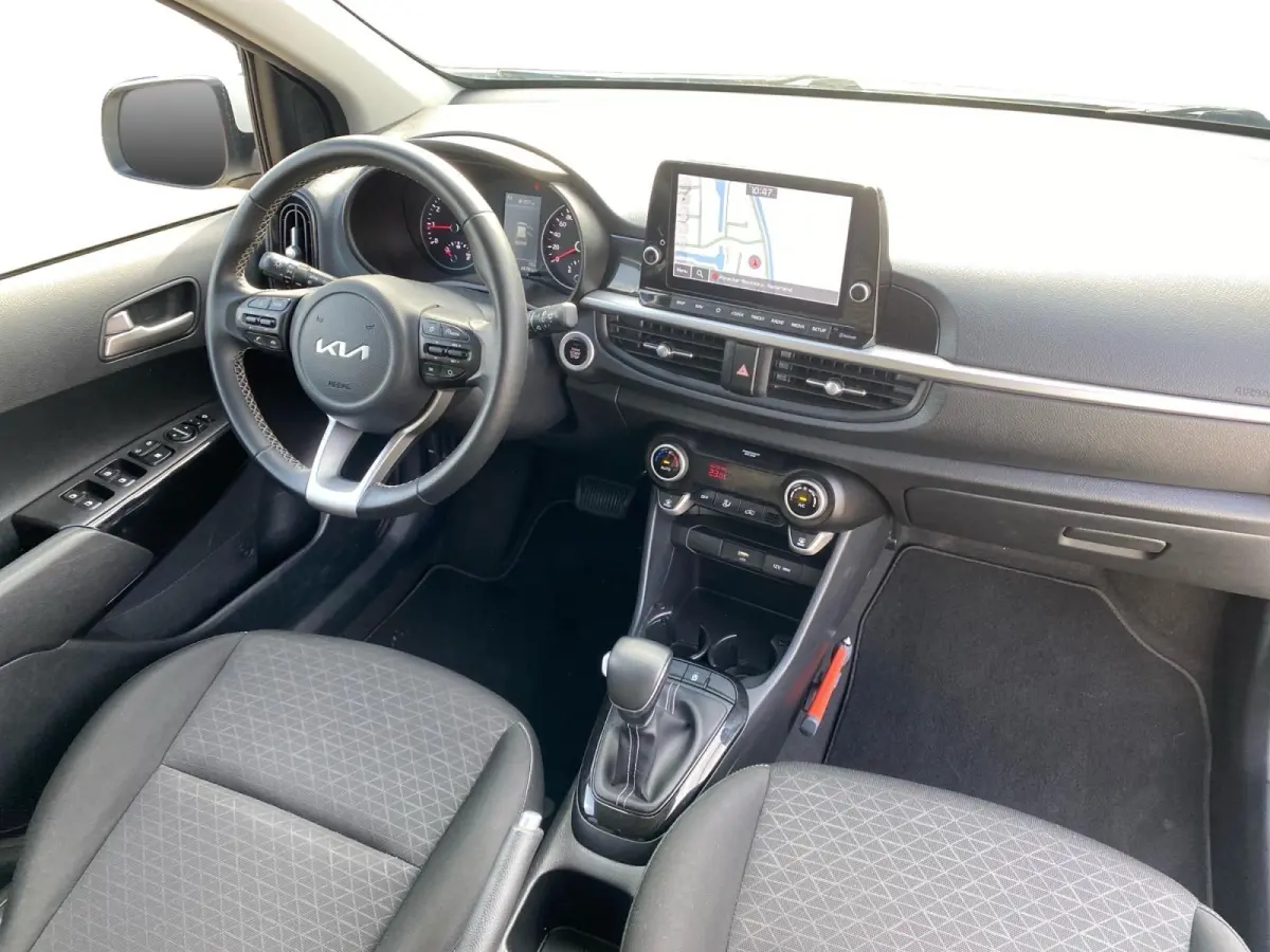 1.0 DPi DynamicPlusLine | AUTOMAAT | Climate control | Navigatie | Parkeercamera | 15 inch LM-velgen | Keyless |