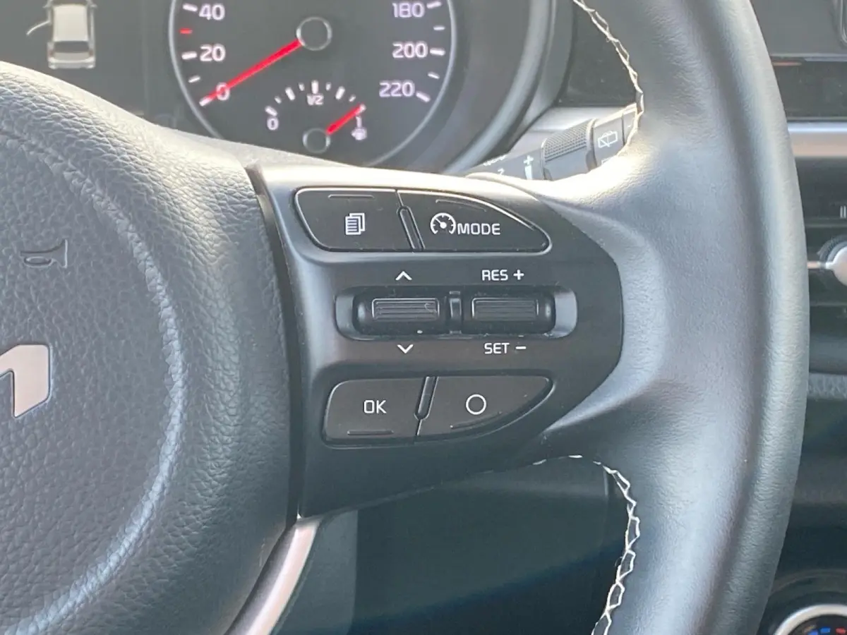 1.0 DPi DynamicPlusLine | AUTOMAAT | Climate control | Navigatie | Parkeercamera | 15 inch LM-velgen | Keyless |