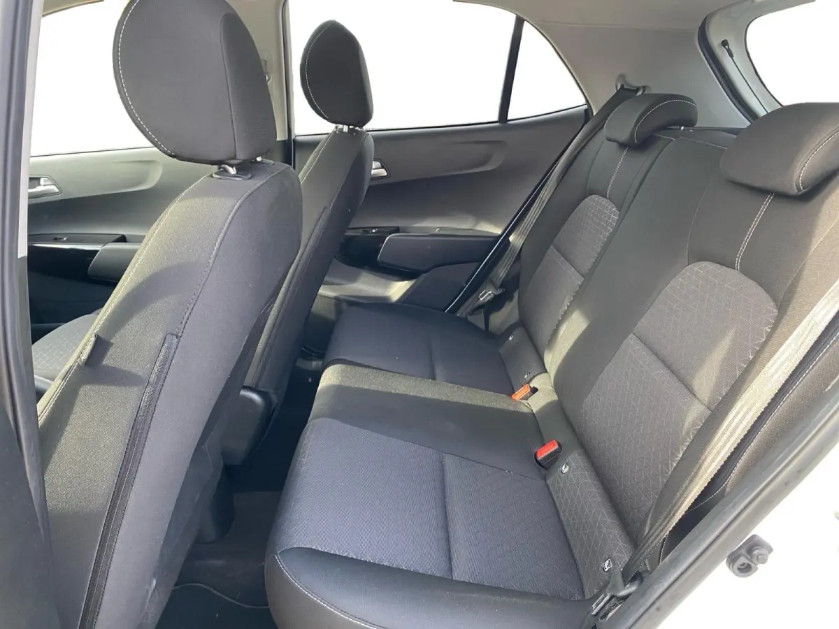 1.0 DPi DynamicPlusLine | AUTOMAAT | Climate control | Navigatie | Parkeercamera | 15 inch LM-velgen | Keyless |