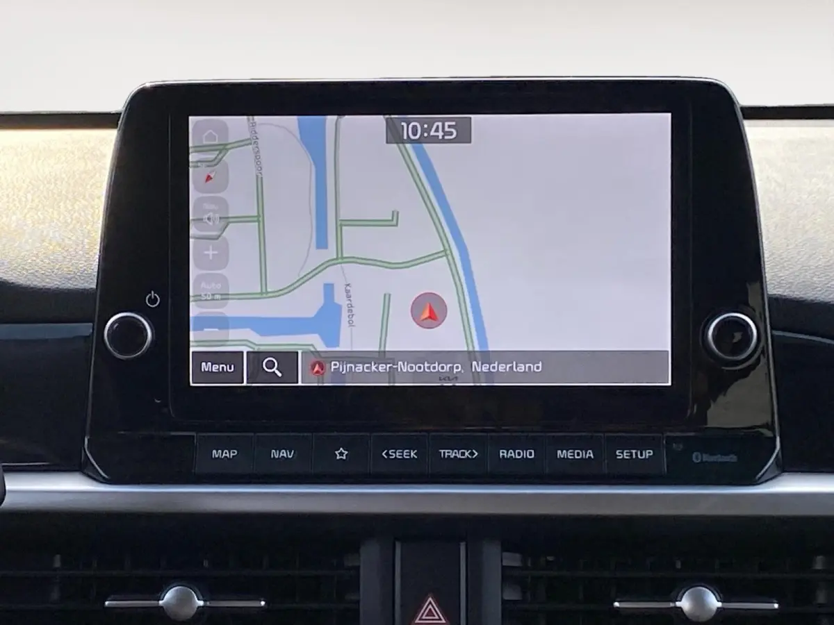 1.0 DPi DynamicPlusLine | AUTOMAAT | Climate control | Navigatie | Parkeercamera | 15 inch LM-velgen | Keyless |