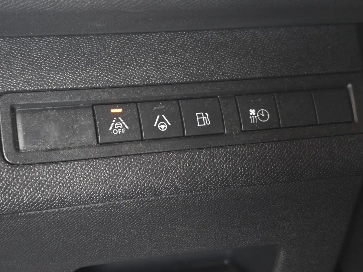 1.6 HYbrid4 300 GT | Leder | Stoelverwarming | Apple Carplay & Android Auto