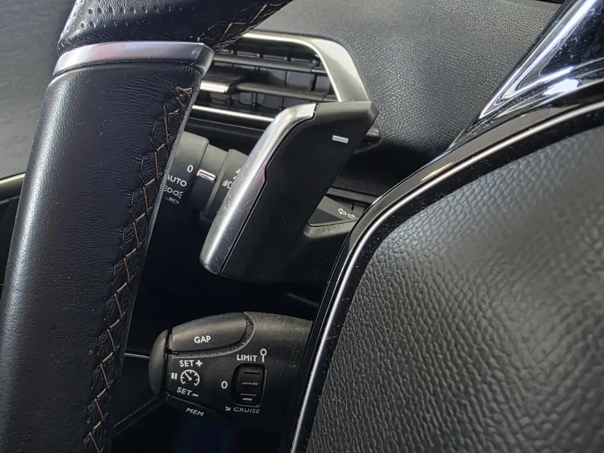 1.6 HYbrid4 300 GT | Leder | Stoelverwarming | Apple Carplay & Android Auto