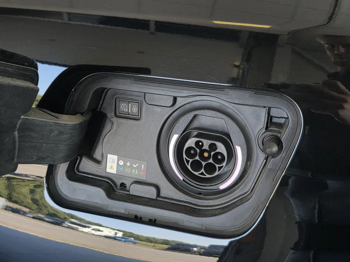 1.6 HYbrid4 300 GT | Leder | Stoelverwarming | Apple Carplay & Android Auto