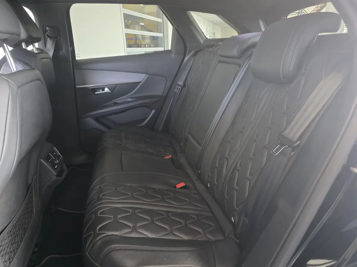 1.6 HYbrid4 300 GT | Leder | Stoelverwarming | Apple Carplay & Android Auto