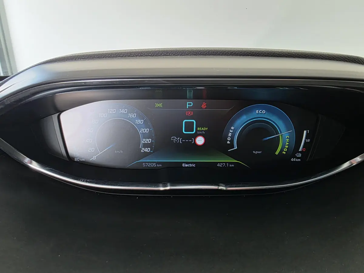 1.6 HYbrid4 300 GT | Leder | Stoelverwarming | Apple Carplay & Android Auto
