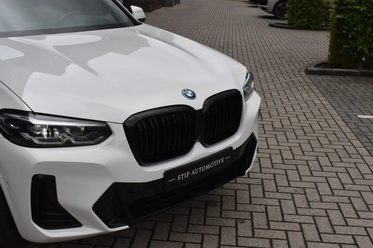 xDrive30e M Sport | Pano | 21'' Wielen | Camera | CarPlay | Head-Up | Stoelverwarming | Sfeerverlichting |