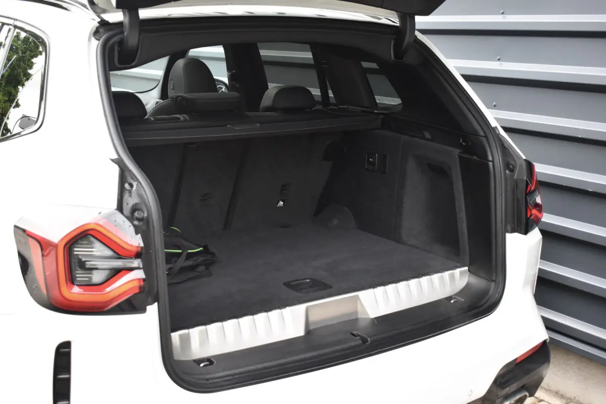 xDrive30e M Sport | Pano | 21'' Wielen | Camera | CarPlay | Head-Up | Stoelverwarming | Sfeerverlichting |