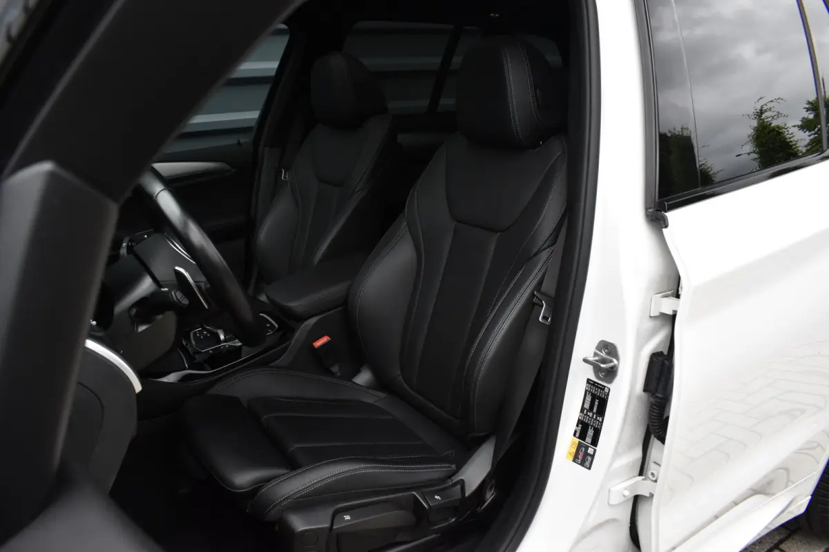 xDrive30e M Sport | Pano | 21'' Wielen | Camera | CarPlay | Head-Up | Stoelverwarming | Sfeerverlichting |