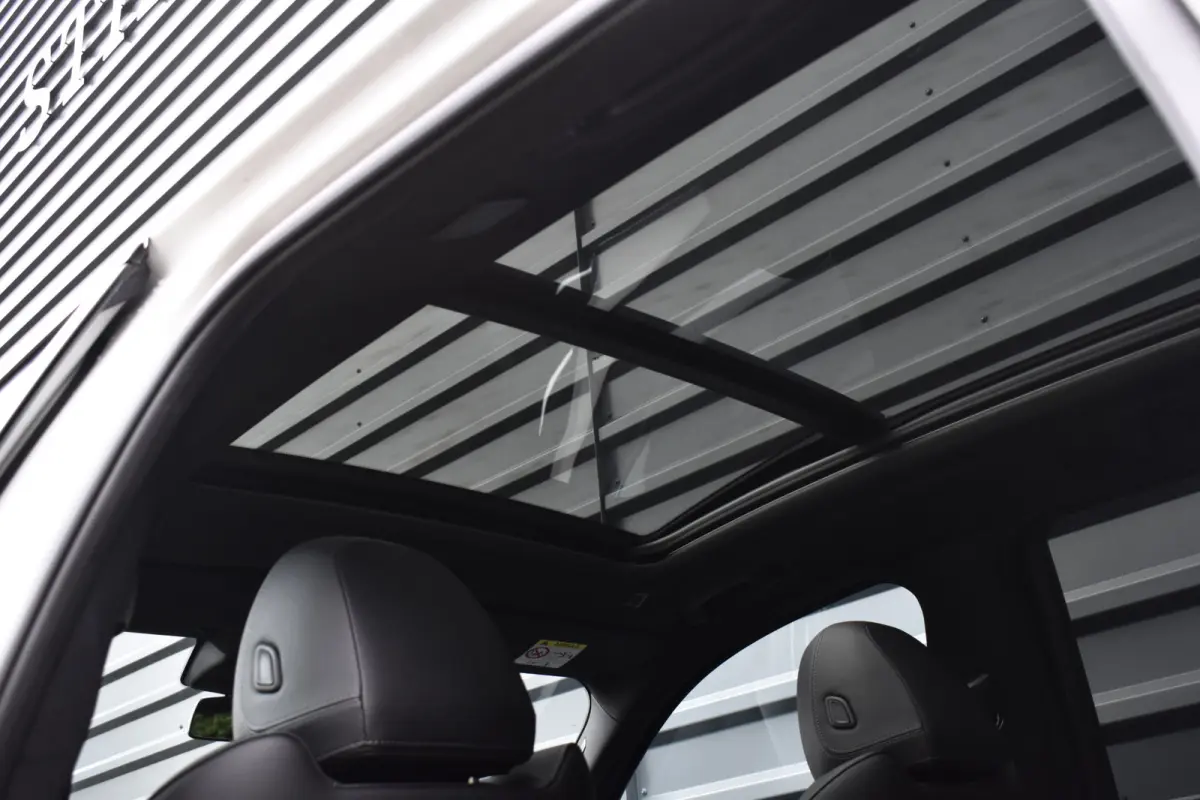 xDrive30e M Sport | Pano | 21'' Wielen | Camera | CarPlay | Head-Up | Stoelverwarming | Sfeerverlichting |