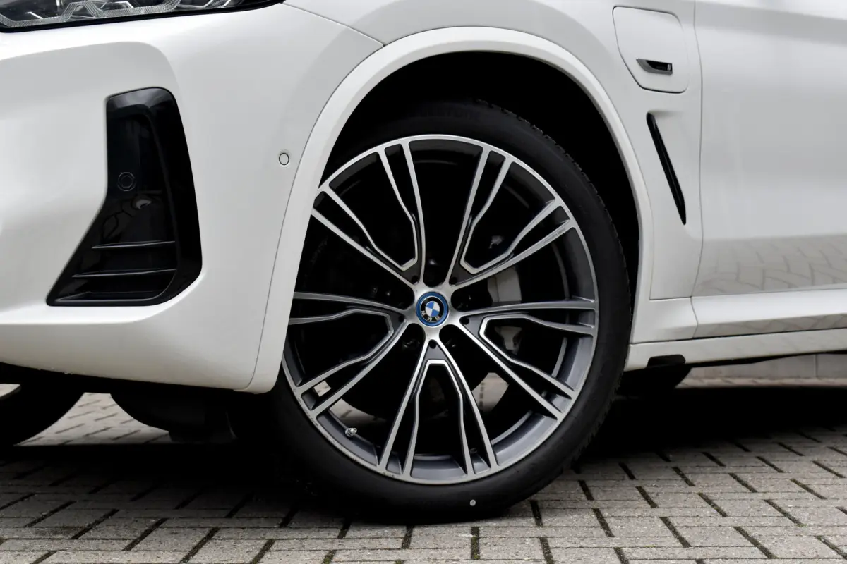 xDrive30e M Sport | Pano | 21'' Wielen | Camera | CarPlay | Head-Up | Stoelverwarming | Sfeerverlichting |