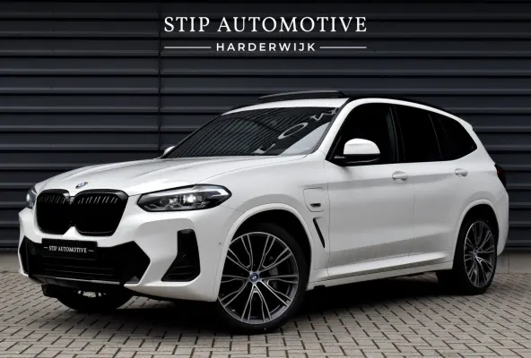 xDrive30e M Sport | Pano | 21'' Wielen | Camera | CarPlay | Head-Up | Stoelverwarming | Sfeerverlichting |