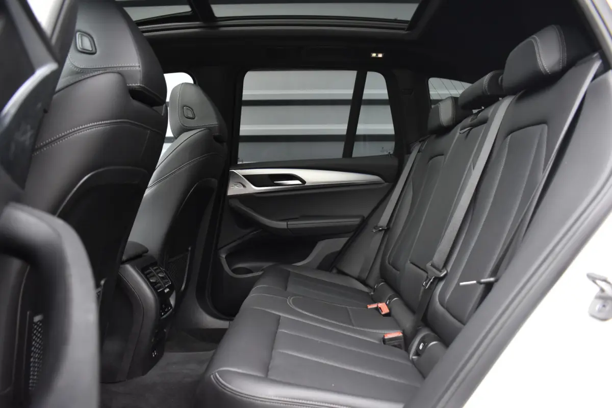 xDrive30e M Sport | Pano | 21'' Wielen | Camera | CarPlay | Head-Up | Stoelverwarming | Sfeerverlichting |