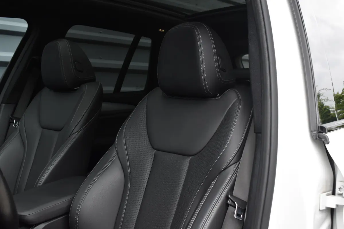 xDrive30e M Sport | Pano | 21'' Wielen | Camera | CarPlay | Head-Up | Stoelverwarming | Sfeerverlichting |