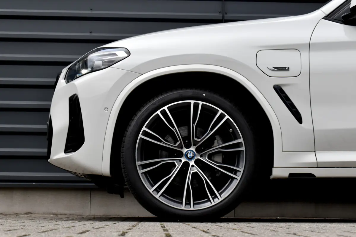 xDrive30e M Sport | Pano | 21'' Wielen | Camera | CarPlay | Head-Up | Stoelverwarming | Sfeerverlichting |