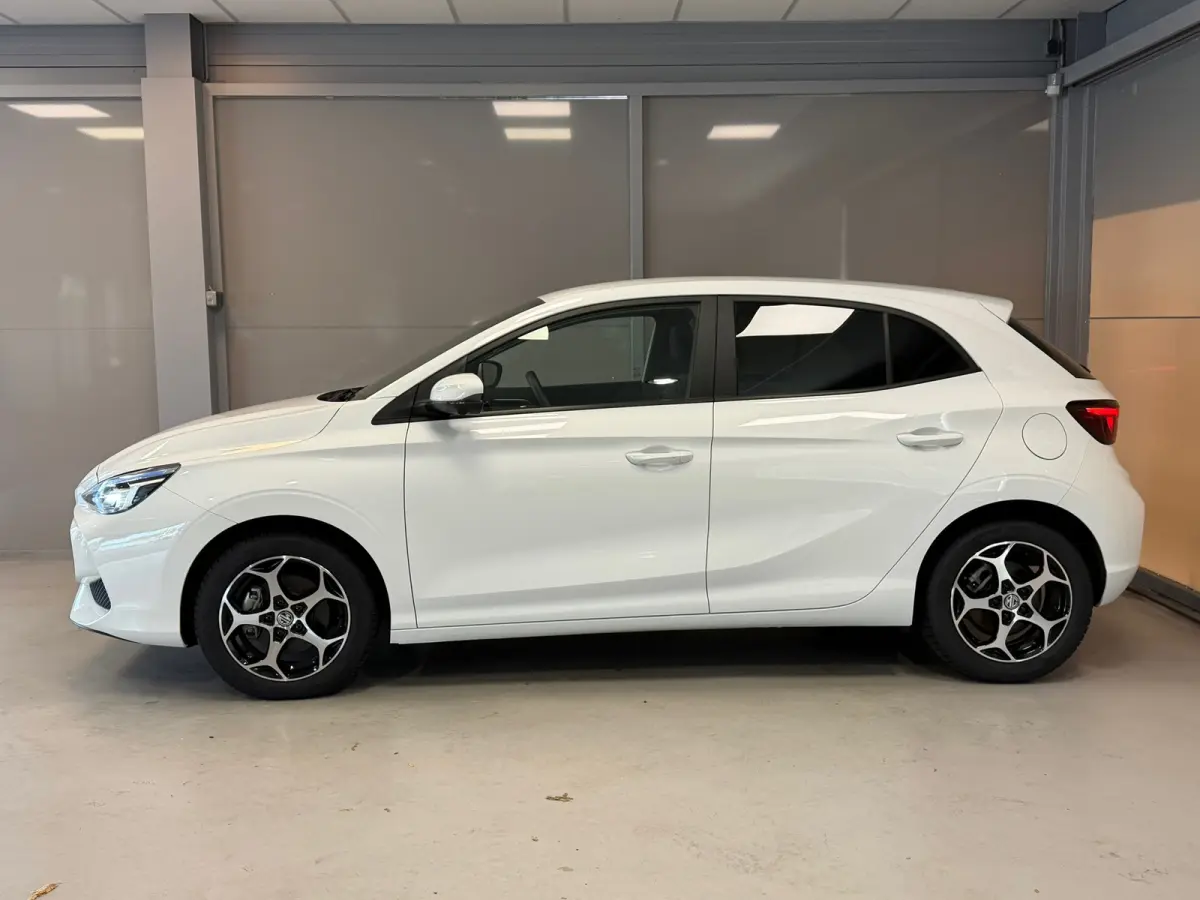 1.5 Hybrid+ Luxury | CAMERA | CAR PLAY |