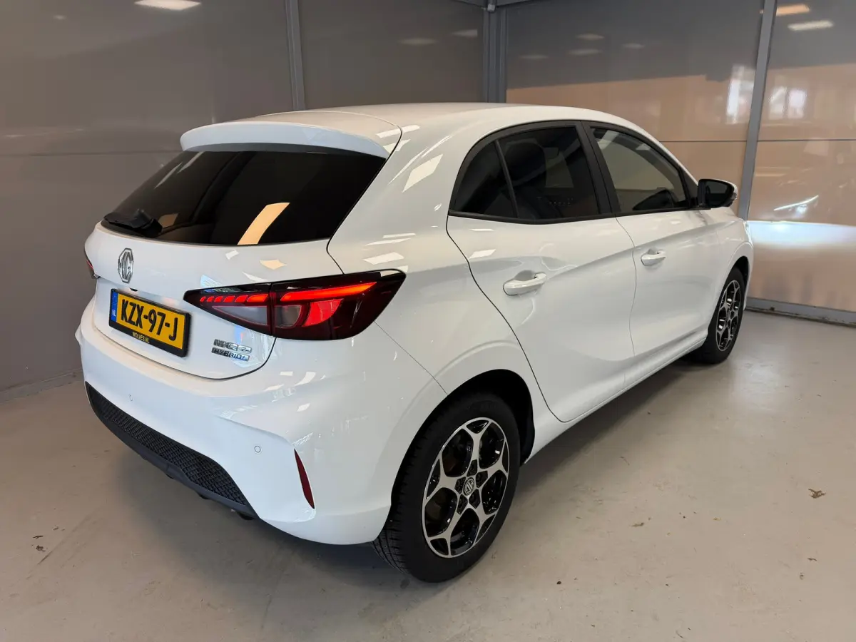 1.5 Hybrid+ Luxury | CAMERA | CAR PLAY |