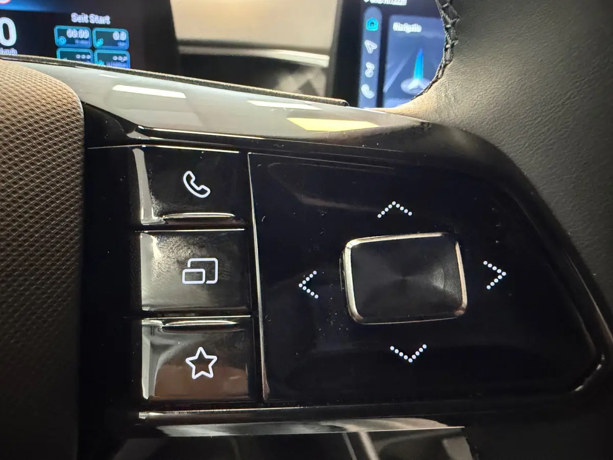 1.5 Hybrid+ Luxury | CAMERA | CAR PLAY |