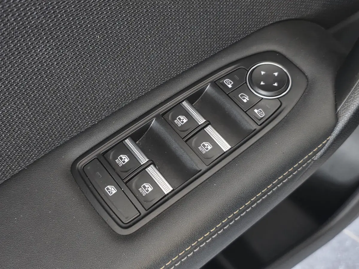 1.6 E-Tech full hybrid 145 iconic | Stoel & Stuur Verwarming | 360° Camera | Apple Carplay & Android Auto