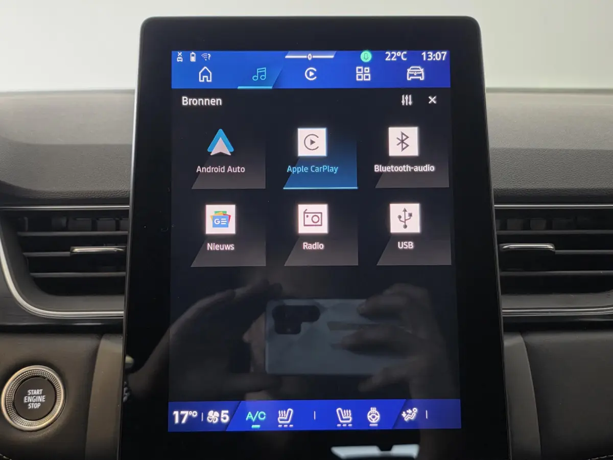 1.6 E-Tech full hybrid 145 iconic | Stoel & Stuur Verwarming | 360° Camera | Apple Carplay & Android Auto