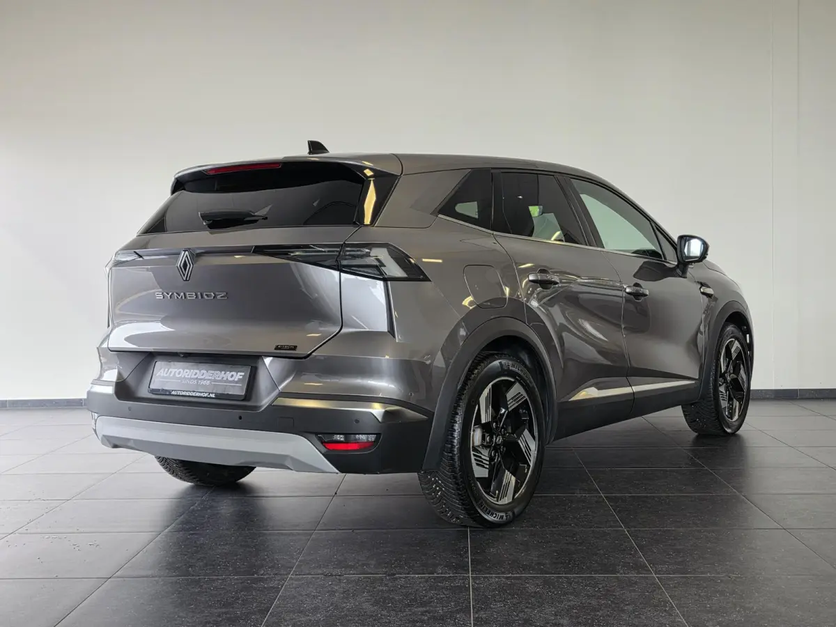 1.6 E-Tech full hybrid 145 iconic | Stoel & Stuur Verwarming | 360° Camera | Apple Carplay & Android Auto