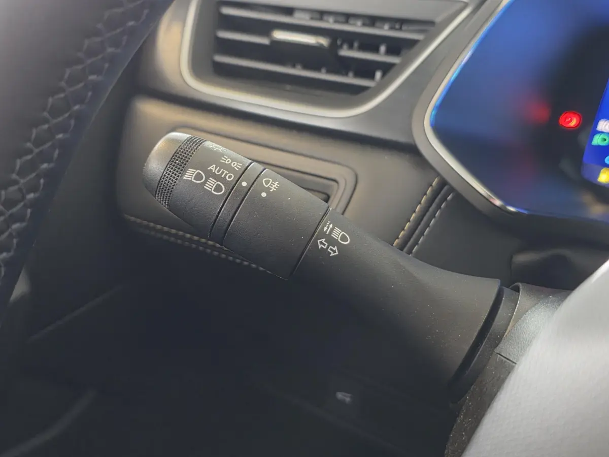 1.6 E-Tech full hybrid 145 iconic | Stoel & Stuur Verwarming | 360° Camera | Apple Carplay & Android Auto