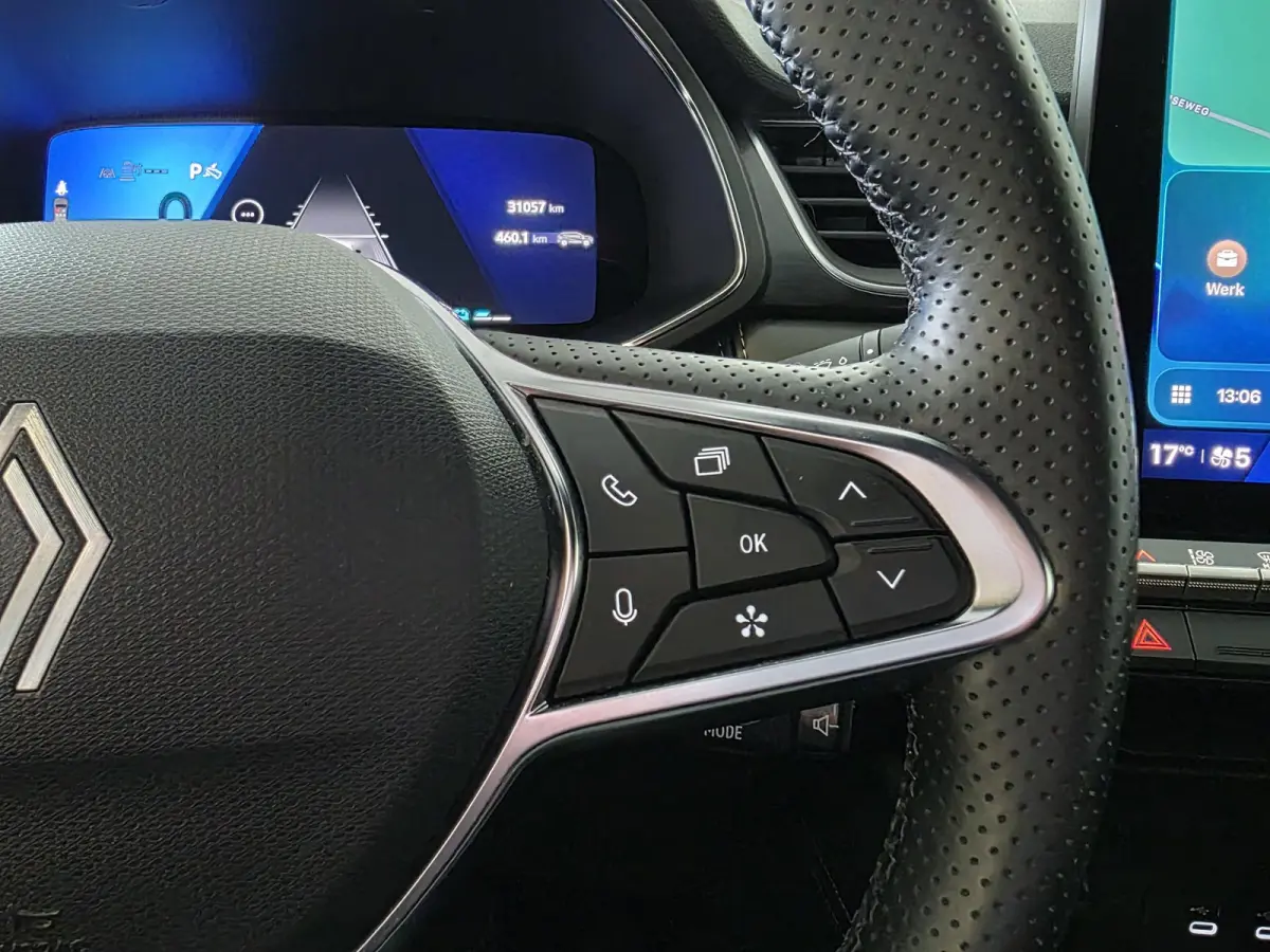 1.6 E-Tech full hybrid 145 iconic | Stoel & Stuur Verwarming | 360° Camera | Apple Carplay & Android Auto