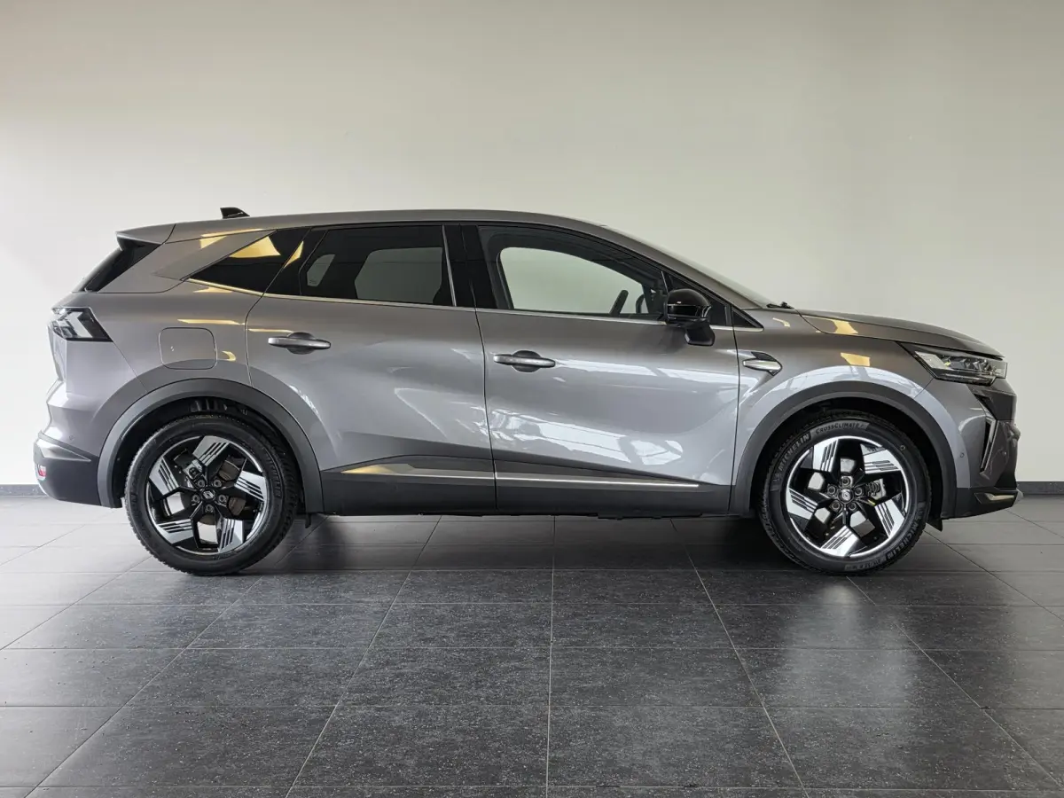 1.6 E-Tech full hybrid 145 iconic | Stoel & Stuur Verwarming | 360° Camera | Apple Carplay & Android Auto