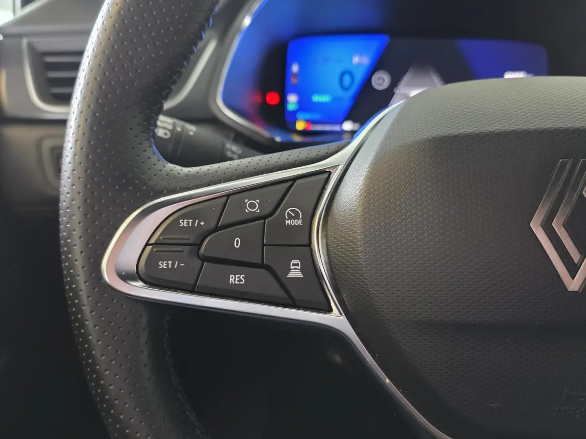 1.6 E-Tech full hybrid 145 iconic | Stoel & Stuur Verwarming | 360° Camera | Apple Carplay & Android Auto