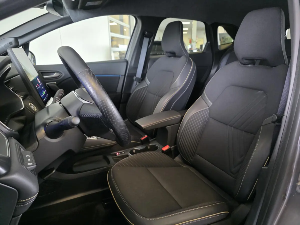 1.6 E-Tech full hybrid 145 iconic | Stoel & Stuur Verwarming | 360° Camera | Apple Carplay & Android Auto