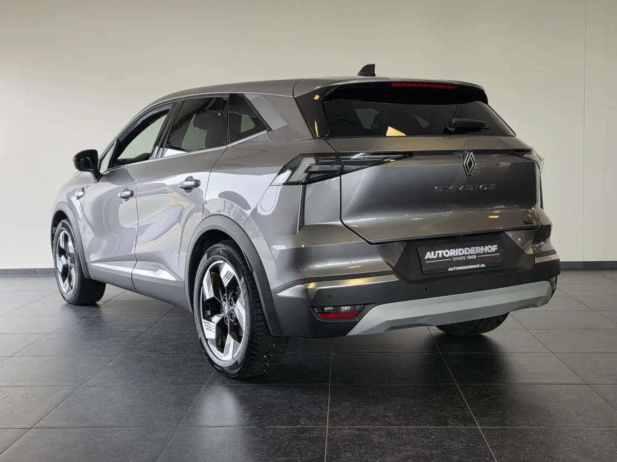 1.6 E-Tech full hybrid 145 iconic | Stoel & Stuur Verwarming | 360° Camera | Apple Carplay & Android Auto