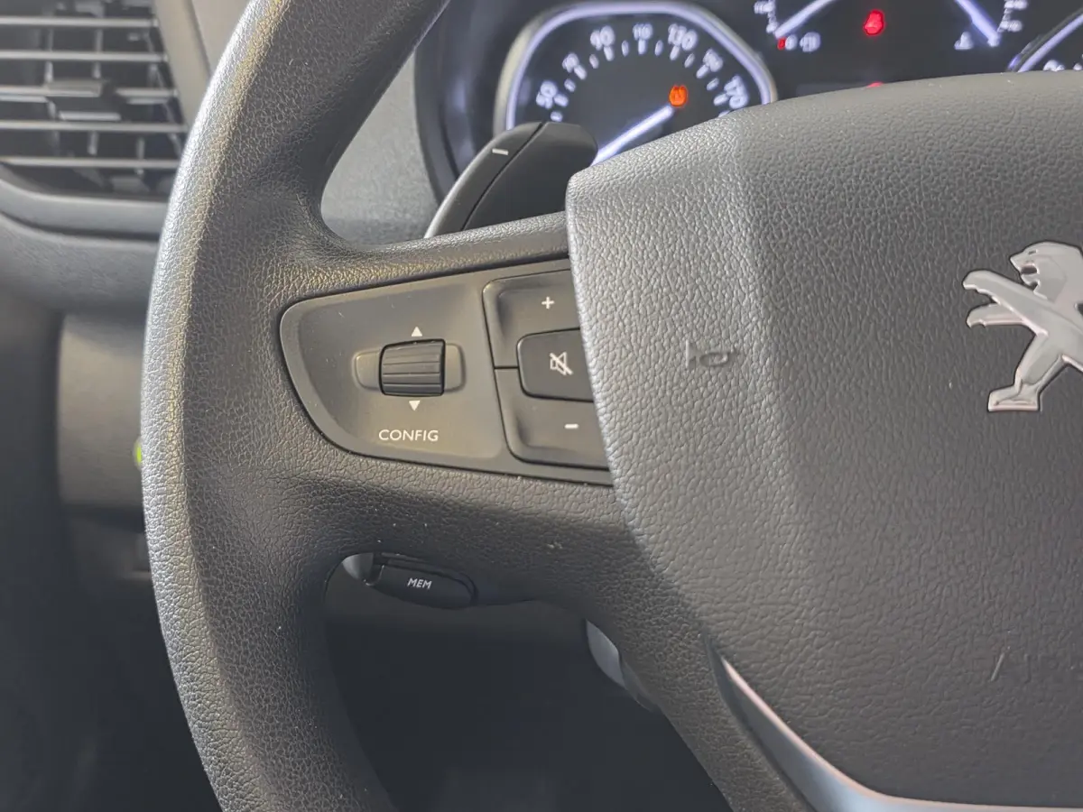2.0 BlueHDI 180 S&S DC | Trekhaak | Camera | Apple Carplay & Android Auto |