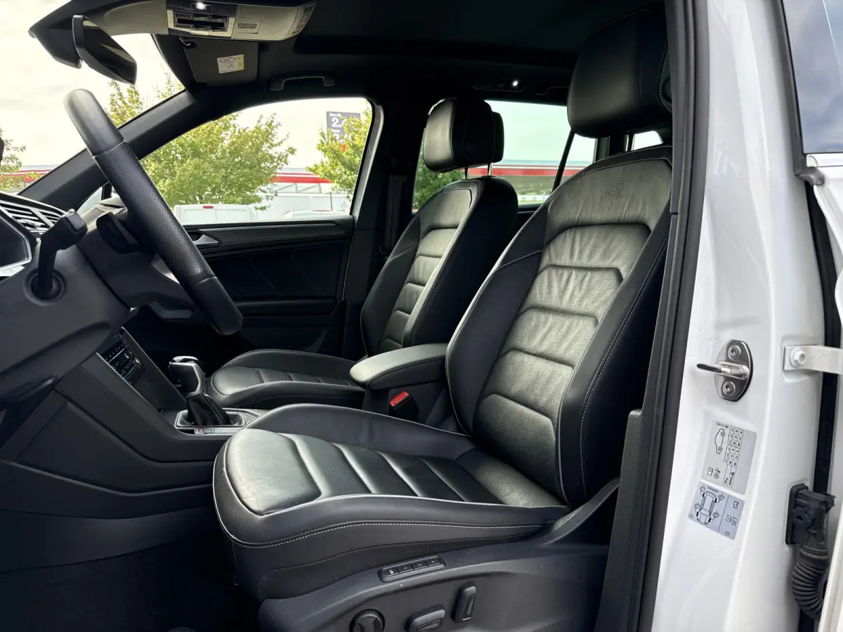 1.4 TSI eHybrid R-Line Business | Vol opties | BTW | Pano | Leder | Elek stoelen
